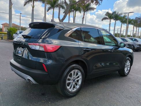 Certified 2022 Ford Escape SE image 4