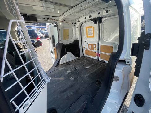 Used 2015 Ford Transit Connect XL image 24