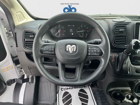 Used 2025 RAM ProMaster 2500 w/ Convenience Group FWD image 14