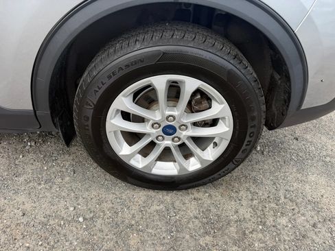 Used 2021 Ford Escape SE FWD image 6