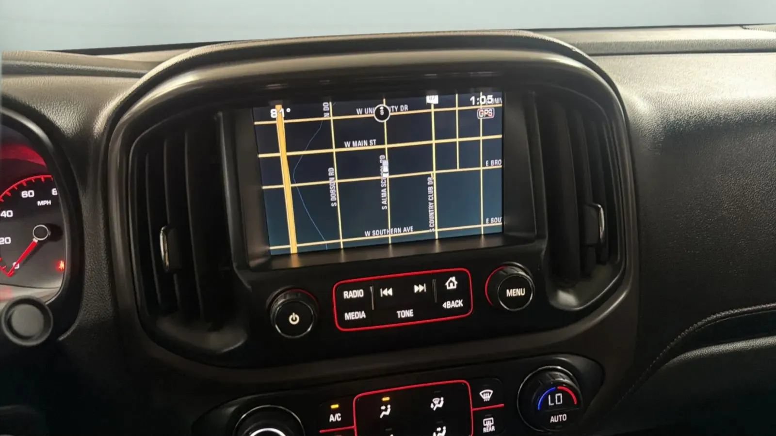 Used 2015 GMC Canyon SLE w/ All-Terrain Package AWD/4WD image 13
