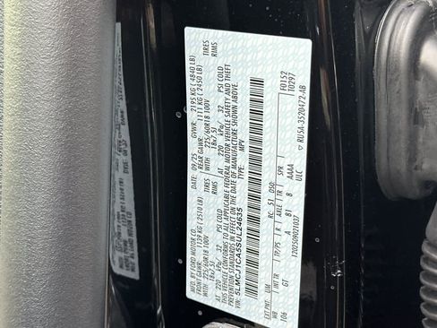 New 2025 Lincoln Corsair Premiere w/ Equipment Group 101A image 28