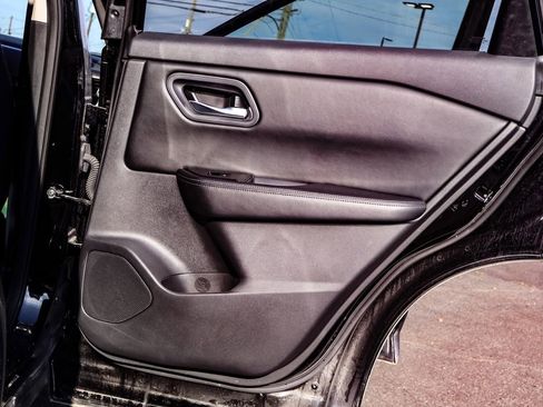 Used 2024 Nissan Rogue SV image 38