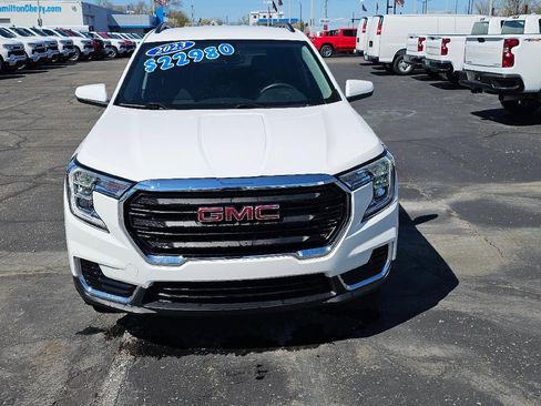 Certified 2023 GMC Terrain SLE w/ Driver Convenience Package AWD/4WD image 2