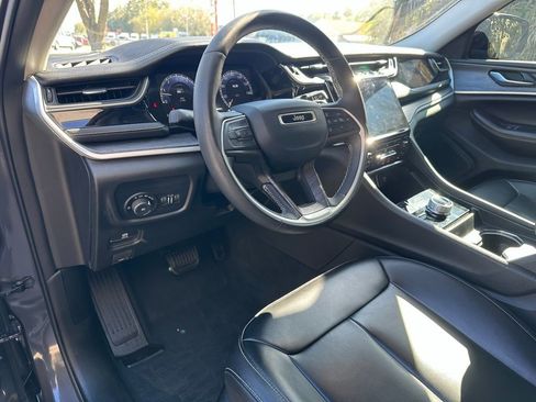 Used 2023 Jeep Grand Cherokee Limited AWD/4WD image 13