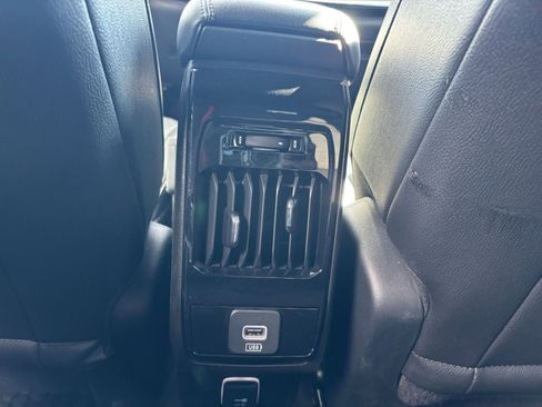 Used 2025 Jeep Compass Trailhawk image 23