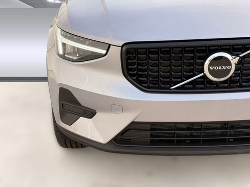 Certified 2026 Volvo XC40 B5 Core w/ Climate Package AWD/4WD image 11