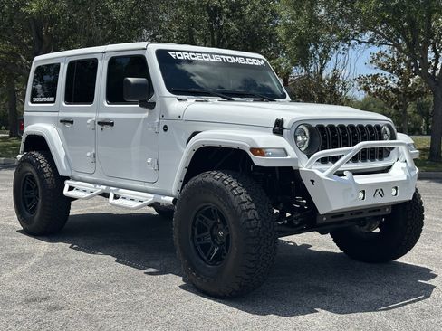 Used 2024 Jeep Wrangler Unlimited Sport image 9