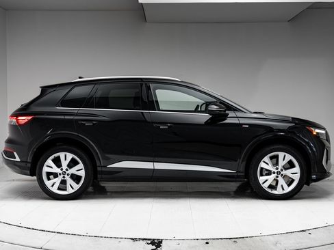 Used 2023 Audi Q4 e-tron Premium Plus w/ Premium Plus AWD/4WD image 31
