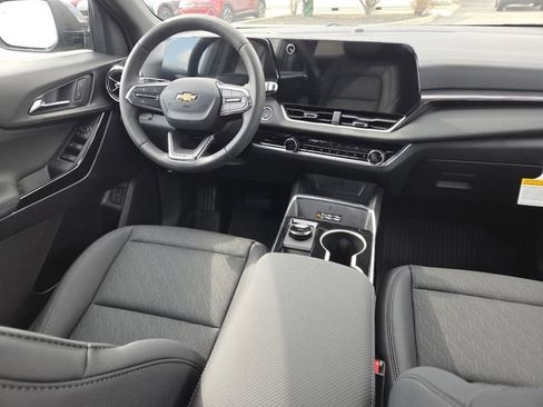 New 2026 Chevrolet Equinox LT w/ Convenience Package II FWD image 30