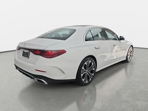 Used 2025 Mercedes-Benz E 350 Sedan image 5