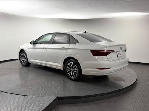 Used 2020 Volkswagen Jetta SE w/ SE Cold Weather Package FWD image 6