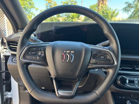 Used 2025 Buick Envista Sport Touring image 28