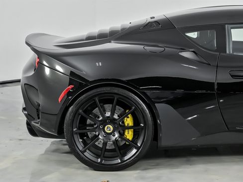 Used 2021 Lotus Evora image 13