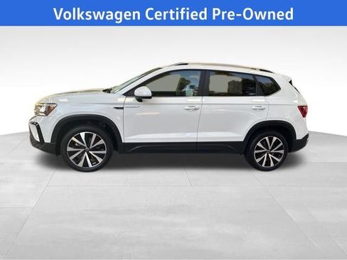 Certified 2023 Volkswagen Taos SE image 2
