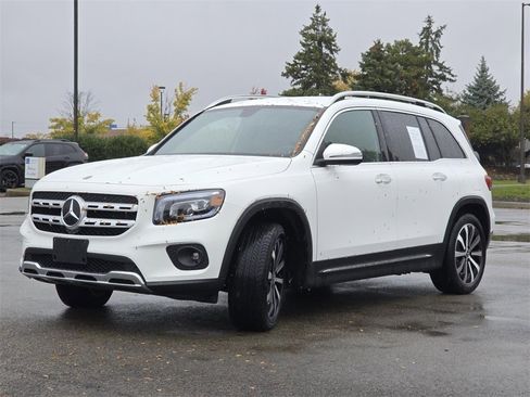 Used 2023 Mercedes-Benz GLB 250 4MATIC w/ Premium Package image 15