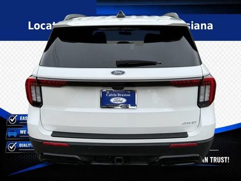 Used 2025 Ford Explorer ST-Line w/ ST-Line Street Pack AWD/4WD image 3