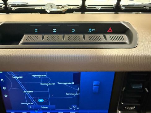 Used 2021 Ford Bronco Wildtrak image 19