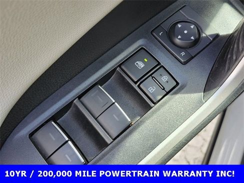 Used 2022 Toyota RAV4 Limited image 31