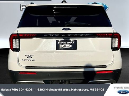 New 2026 Ford Explorer Active w/ Active Comfort Package image 3