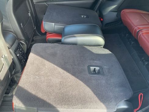 Used 2018 Dodge Durango SRT w/ Technology Group image 40