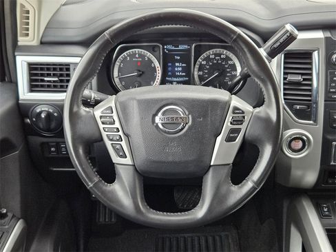 Used 2017 Nissan Titan SV image 20