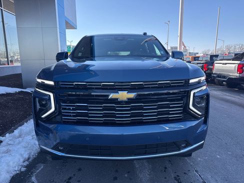 New 2026 Chevrolet Suburban High Country AWD/4WD image 3