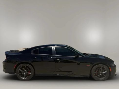 Used 2019 Dodge Charger Scat Pack RWD image 8