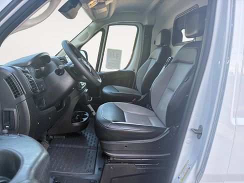 Used 2024 RAM ProMaster 2500 w/ Convenience Group image 9