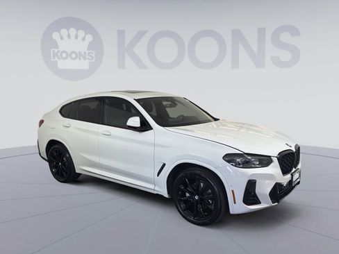 Used 2025 BMW X4 xDrive30i w/ Premium Package image 10