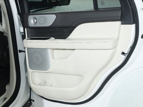 Used 2021 Lincoln Navigator Black Label w/ Special Edition Package image 34