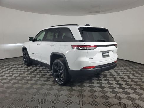 New 2025 Jeep Grand Cherokee Altitude image 6