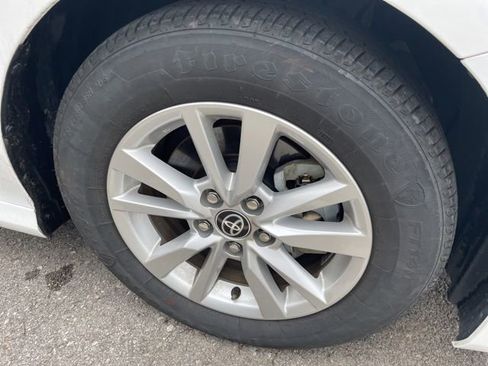 Used 2025 Toyota Camry LE image 5