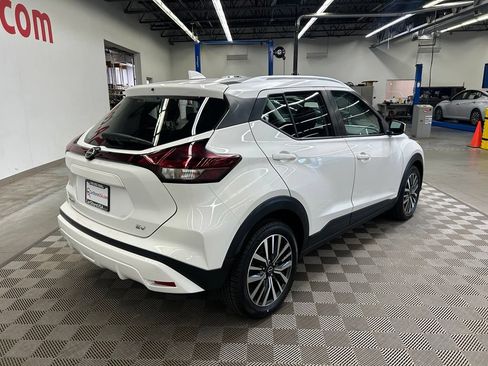 Used 2022 Nissan Kicks SV FWD image 10