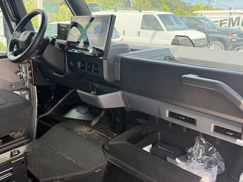 Used 2024 Chevrolet Brightdrop 600 w/ Battery Pack, Max Range AWD/4WD image 21