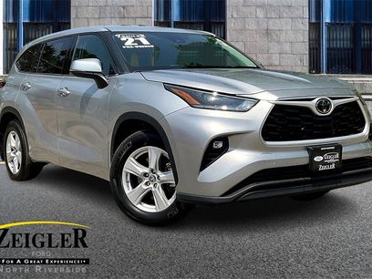 Used 2021 Toyota Highlander LE
