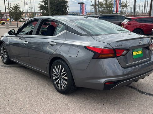 Used 2023 Nissan Altima 2.5 SV image 6