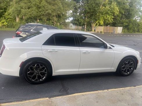 Used 2018 Chrysler 300 S AWD/4WD image 24