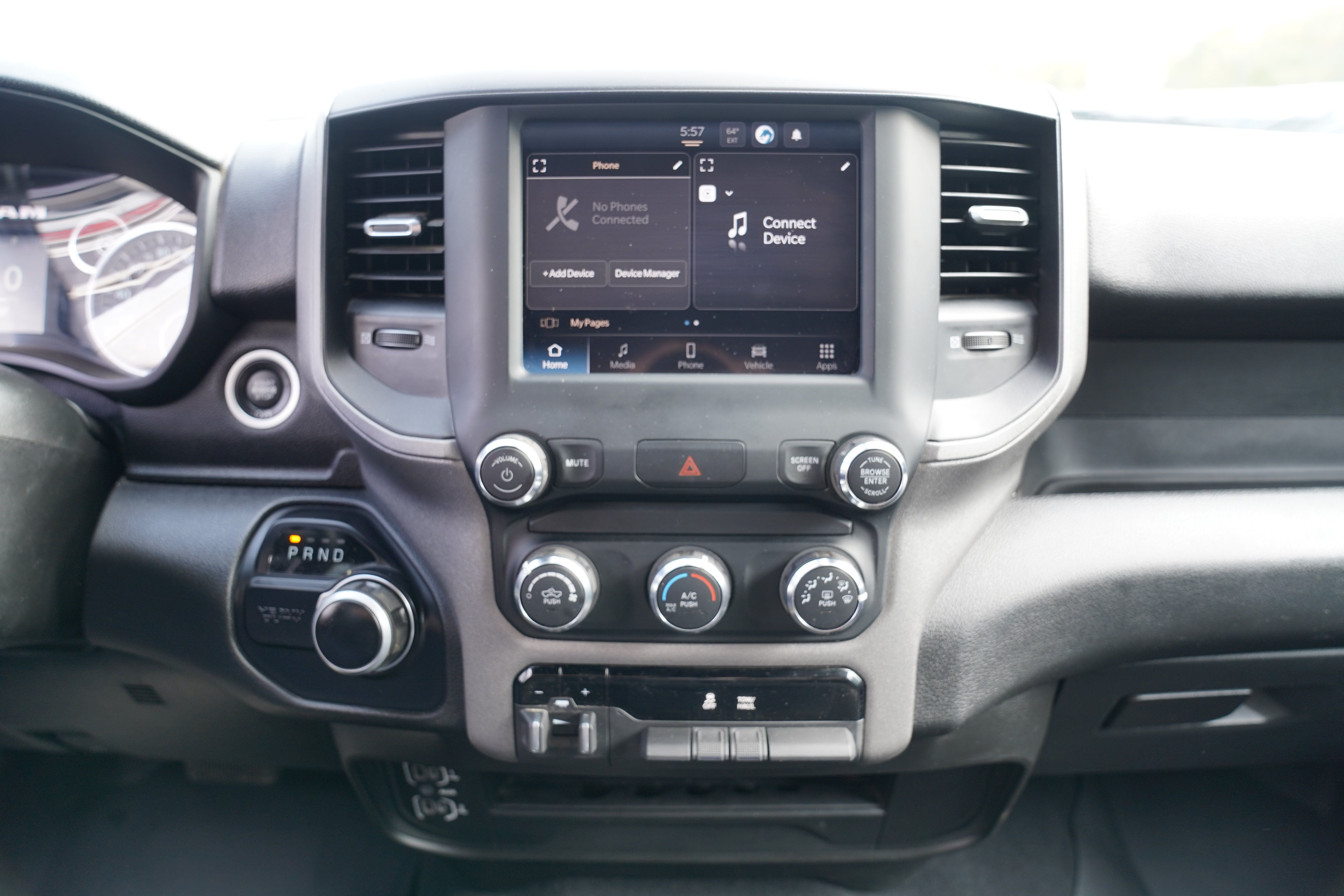 Used 2024 RAM 3500 Tradesman w/ Chrome Appearance Group AWD/4WD image 21
