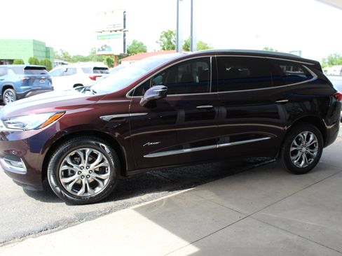 Certified 2021 Buick Enclave Avenir w/ Avenir Technology Package AWD/4WD image 10
