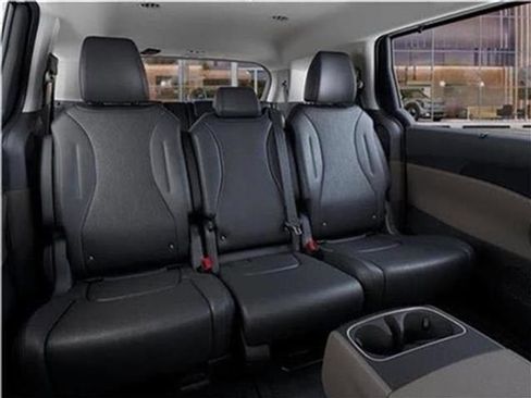 New 2026 Kia Carnival EX image 43