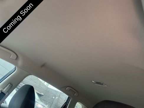 Used 2016 Nissan Rogue SV FWD image 12