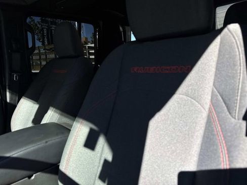 Used 2024 Jeep Gladiator Rubicon w/ Convenience Group image 18