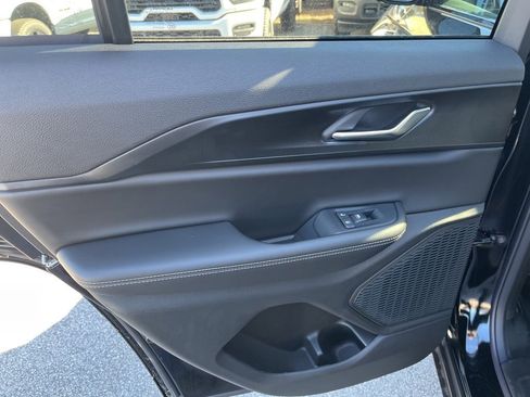 New 2025 Jeep Grand Cherokee Altitude image 15