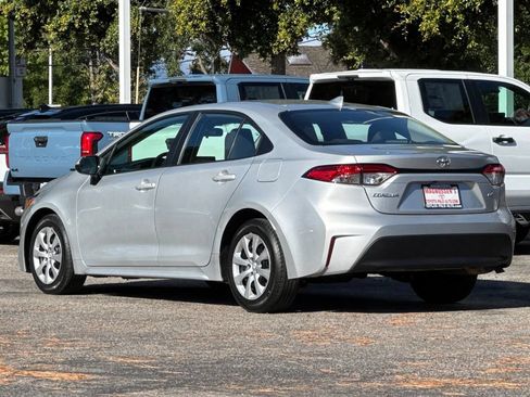 Certified 2025 Toyota Corolla LE FWD image 5