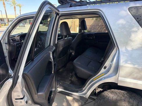 Used 2021 Toyota 4Runner Venture w/ Moonroof Package AWD/4WD image 12