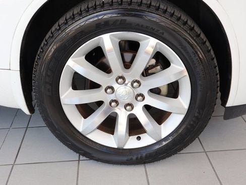 Used 2017 Buick Enclave Premium w/ Experience Buick Package FWD image 11