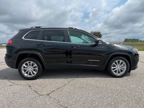 Used 2019 Jeep Cherokee Latitude Plus FWD image 8