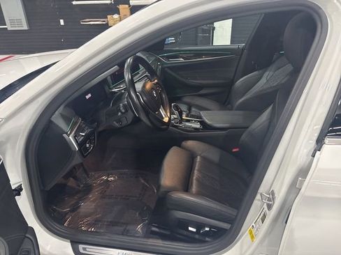 Used 2021 BMW 530i w/ Convenience Package image 10