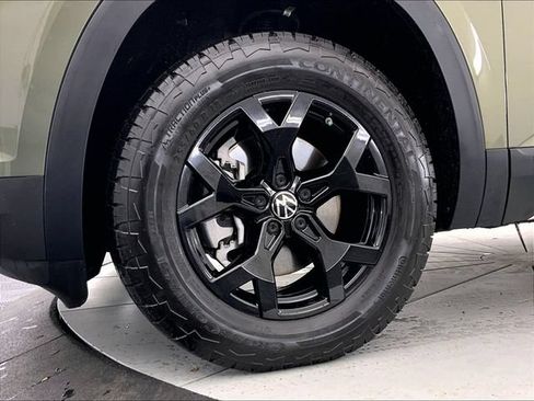 Certified 2025 Volkswagen Atlas Peak Edition SE AWD/4WD image 9